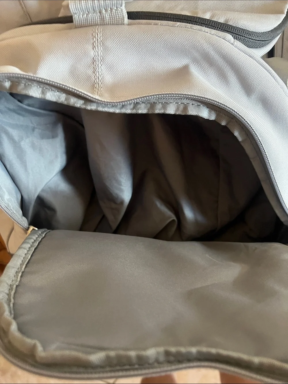 Nike Elite Gray Men's Duffel with Padded Shoulder Strap